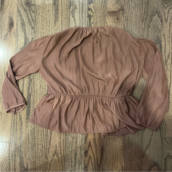 Aritzia Shanina Blouse - Picture 2 of 6